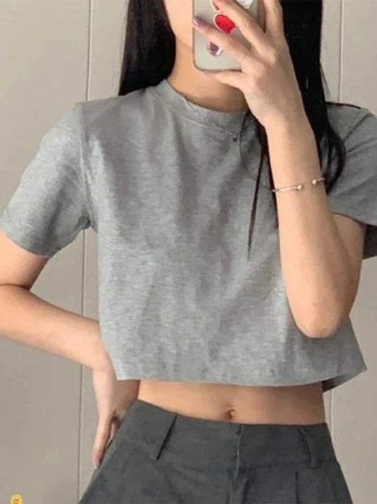 Chic Crop Top: Sleek & Minimalist